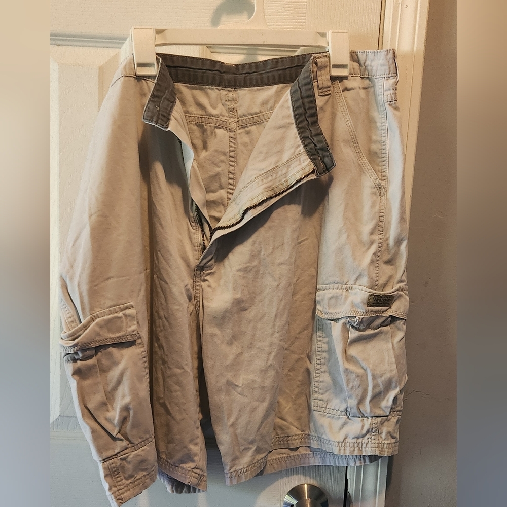 Short - Picture 1 of 5